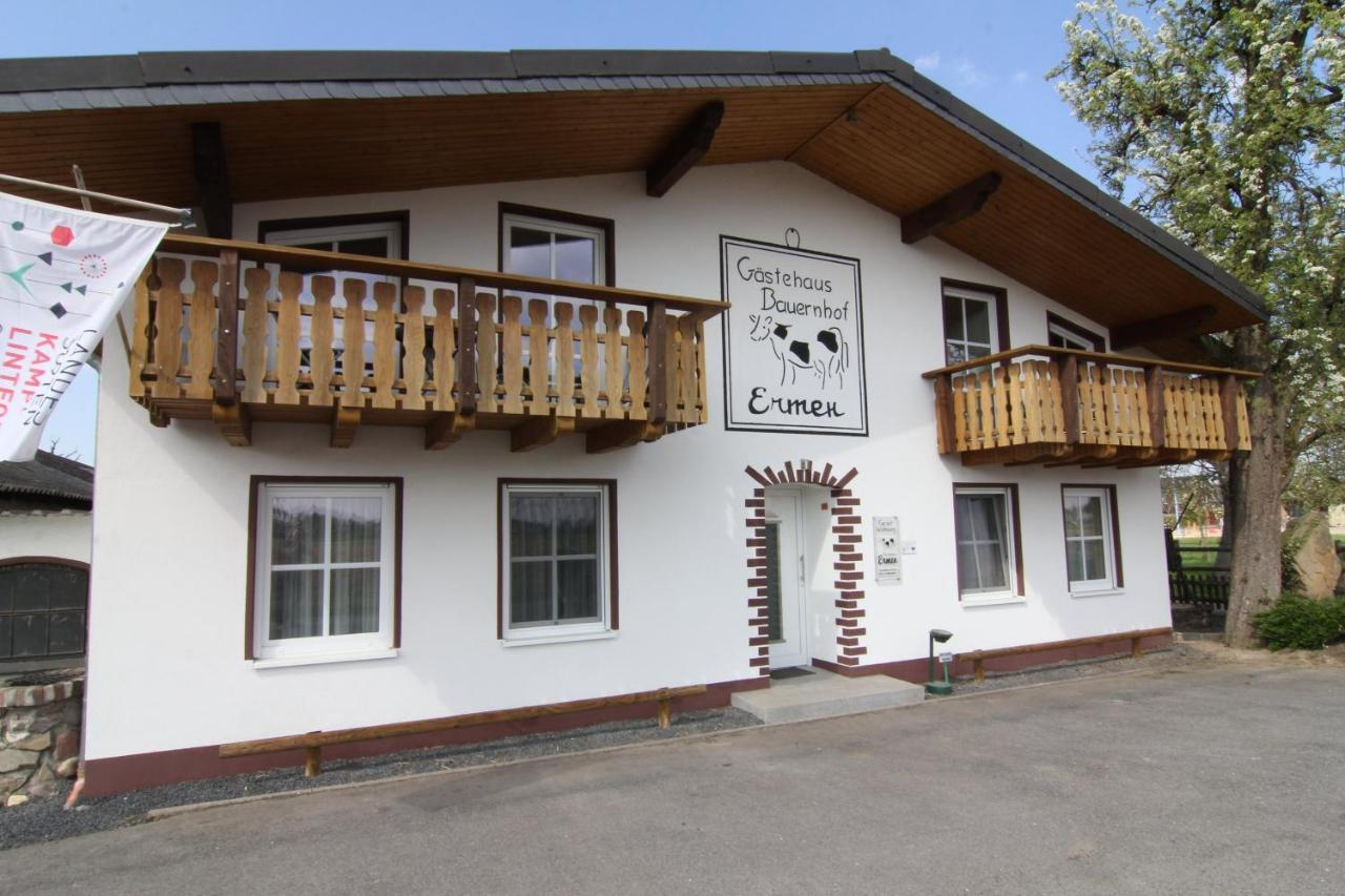 Gaestehaus Ermen คัมพ์ลินท์ฟอร์ท ภายนอก รูปภาพ